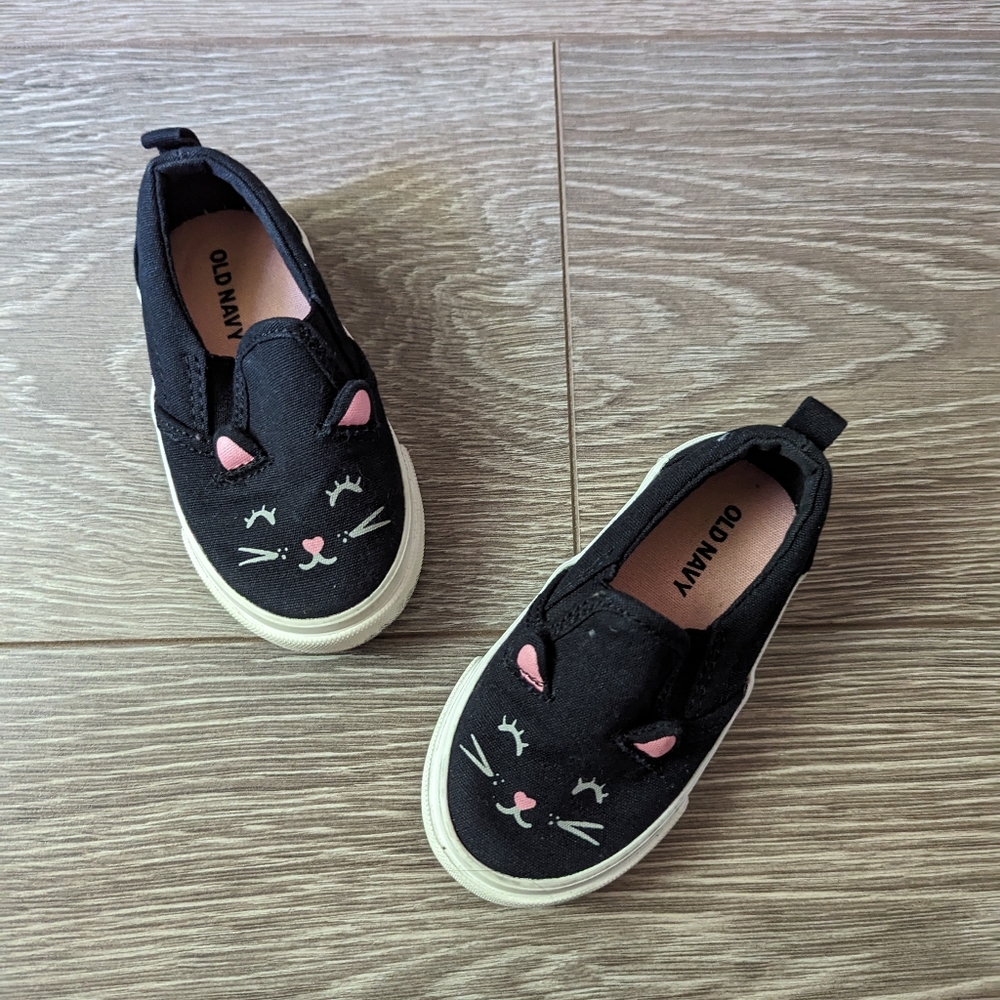 Old Navy Black Kitten Slip On Canvas Shoes Toddler Size 5